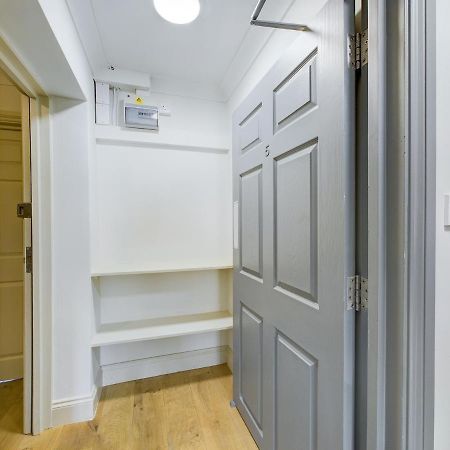 Duplex Redhill Town Centre Apt By Livingo Stays Екстериор снимка